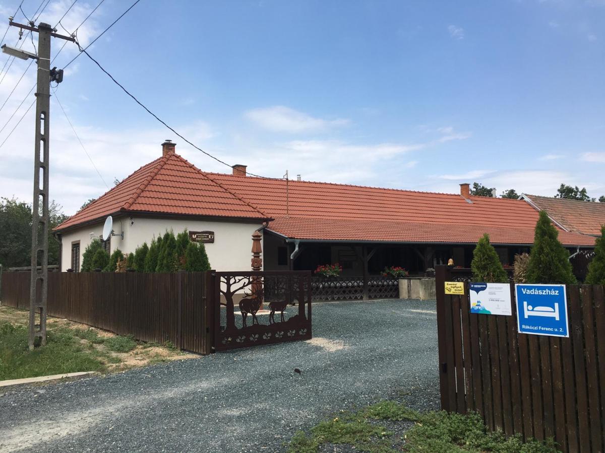 Vadaszhaz 호텔 에기하자스라독 외부 사진